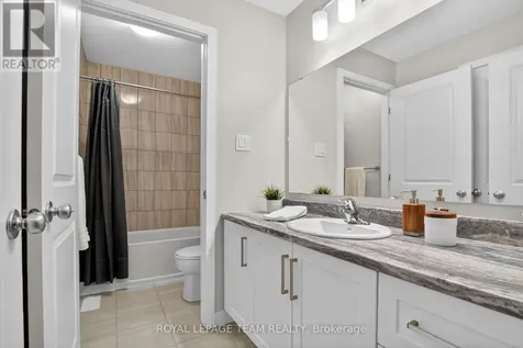 408 Gidran Circle Ottawa ON K2V 0P5