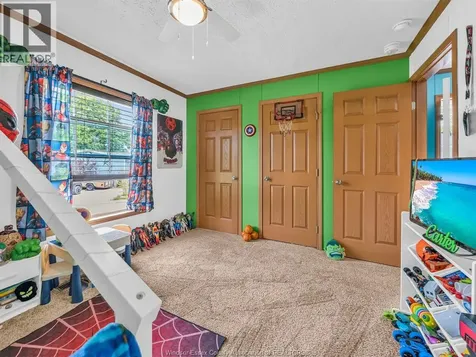 1 Oak Court Mcgregor ON N0R 1J0