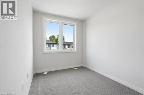 155 Equestrian Way Cambridge ON N3E 0E8