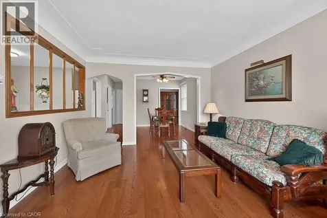 954 Queensdale Avenue East Hamilton ON L8T 1H6