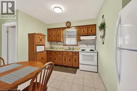 954 Queensdale Avenue East Hamilton ON L8T 1H6