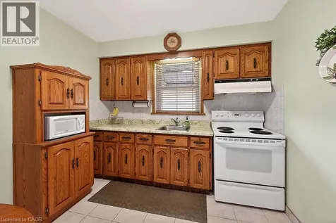 954 Queensdale Avenue East Hamilton ON L8T 1H6