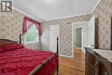 954 Queensdale Avenue East Hamilton ON L8T 1H6
