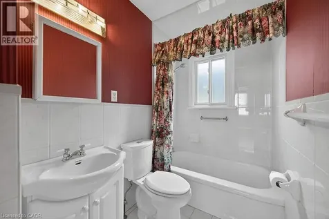 954 Queensdale Avenue East Hamilton ON L8T 1H6