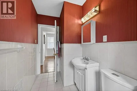 954 Queensdale Avenue East Hamilton ON L8T 1H6