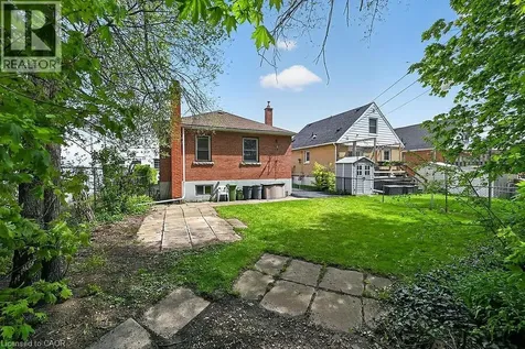 954 Queensdale Avenue East Hamilton ON L8T 1H6