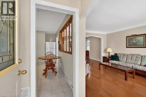954 Queensdale Avenue East Hamilton ON L8T 1H6