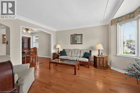 954 Queensdale Avenue East Hamilton ON L8T 1H6