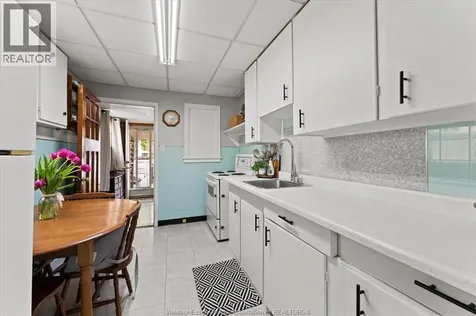 1588 Central Avenue Windsor ON N8Y 3V8