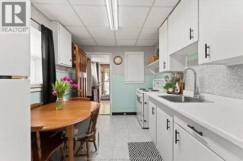 1588 Central Avenue Windsor ON N8Y 3V8