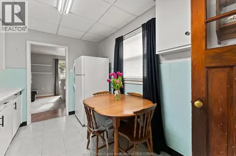 1588 Central Avenue Windsor ON N8Y 3V8