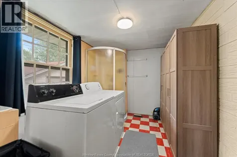 1588 Central Avenue Windsor ON N8Y 3V8