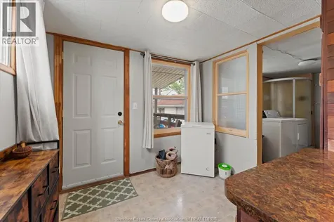 1588 Central Avenue Windsor ON N8Y 3V8