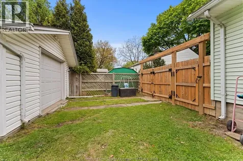 1588 Central Avenue Windsor ON N8Y 3V8