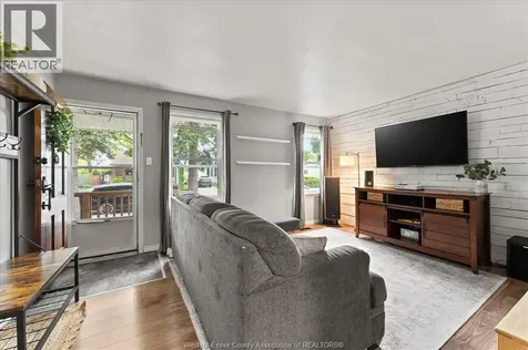 1588 Central Avenue Windsor ON N8Y 3V8