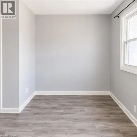 513 Quiet Place Waterloo ON N2L 5L6