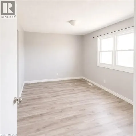 513 Quiet Place Waterloo ON N2L 5L6