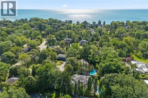 146 Abbey Court Oakville ON L6J 4L1