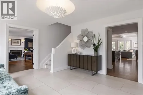 146 Abbey Court Oakville ON L6J 4L1