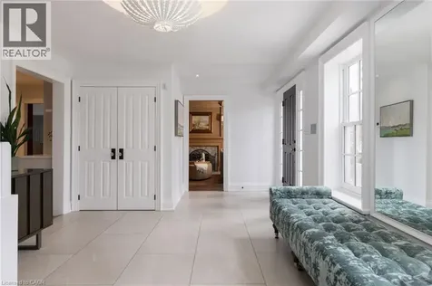 146 Abbey Court Oakville ON L6J 4L1