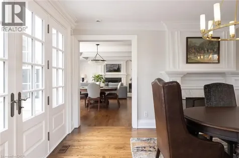 146 Abbey Court Oakville ON L6J 4L1