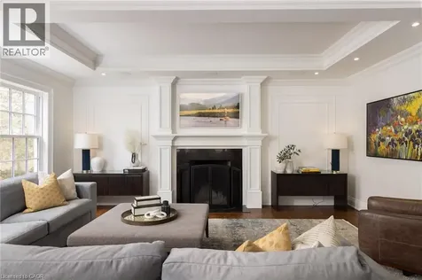 146 Abbey Court Oakville ON L6J 4L1