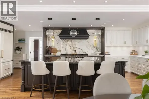 146 Abbey Court Oakville ON L6J 4L1