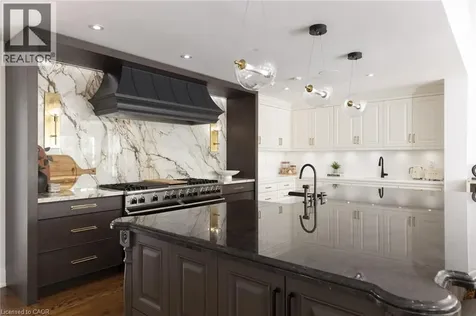 146 Abbey Court Oakville ON L6J 4L1