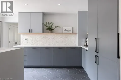 146 Abbey Court Oakville ON L6J 4L1