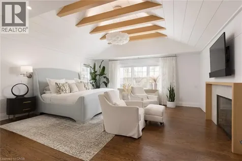 146 Abbey Court Oakville ON L6J 4L1