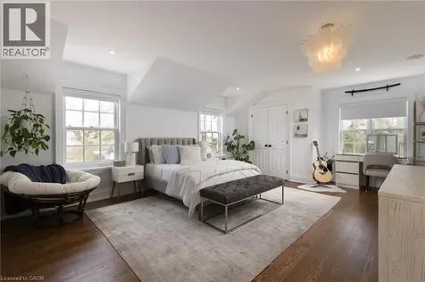 146 Abbey Court Oakville ON L6J 4L1