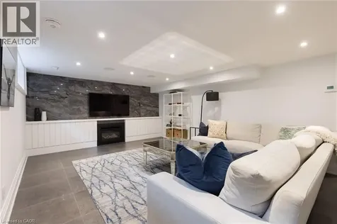 146 Abbey Court Oakville ON L6J 4L1