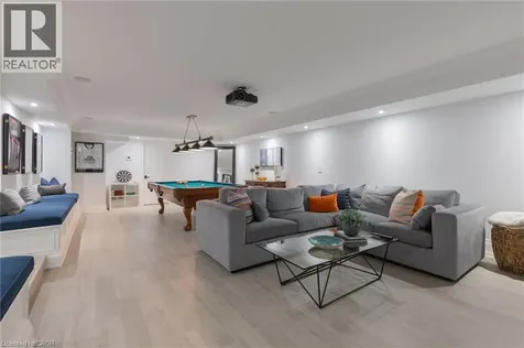 146 Abbey Court Oakville ON L6J 4L1