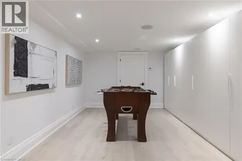146 Abbey Court Oakville ON L6J 4L1