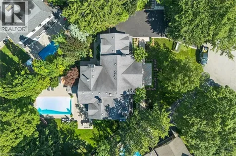 146 Abbey Court Oakville ON L6J 4L1