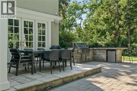 146 Abbey Court Oakville ON L6J 4L1