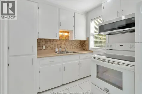 6633 Wyandotte Street Windsor ON N8S 1P5