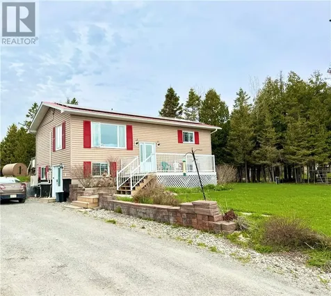 35 Duck's Bay Road Tehkummah ON P0P 1Z0