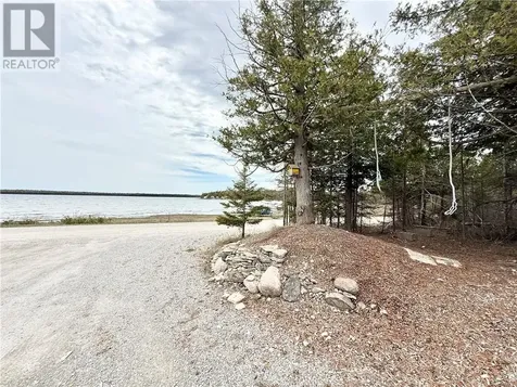 35 Duck's Bay Road Tehkummah ON P0P 1Z0