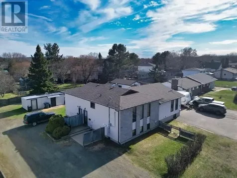 851 & 853 Newport Avenue Thunder Bay ON P7A 6K1