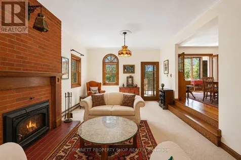 5696 Manotick Main Street Ottawa ON K4M 1J8