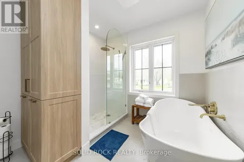 20 Norway Spruce Street Ottawa ON K2S 1P3