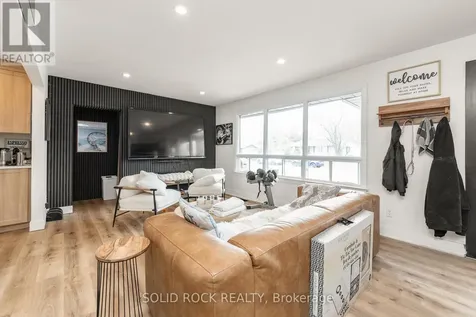 20 Norway Spruce Street Ottawa ON K2S 1P3