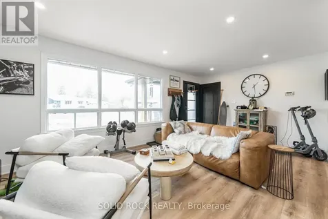 20 Norway Spruce Street Ottawa ON K2S 1P3