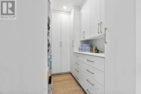 278 Avondale Avenue Ottawa ON K1Z 7G8