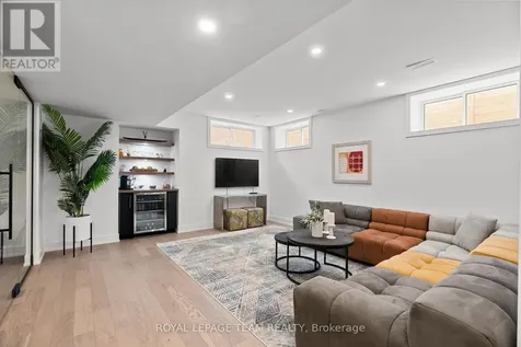 278 Avondale Avenue Ottawa ON K1Z 7G8
