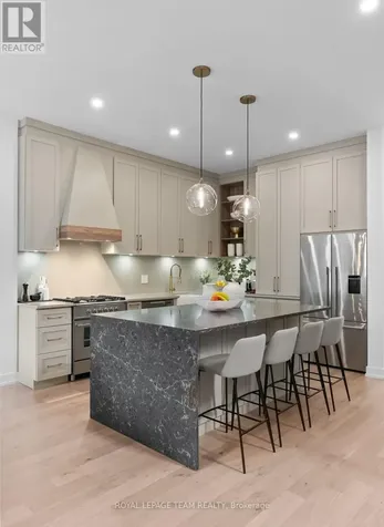 278 Avondale Avenue Ottawa ON K1Z 7G8