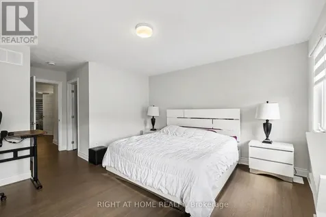 608 Fenwick Way Ottawa ON K2J 7E5