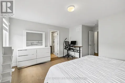 608 Fenwick Way Ottawa ON K2J 7E5