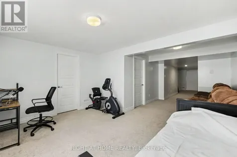 608 Fenwick Way Ottawa ON K2J 7E5